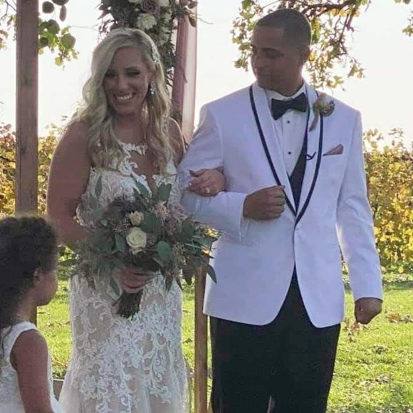 Essence Of Austrailia Wedding D2548 - Picture 7 of 11